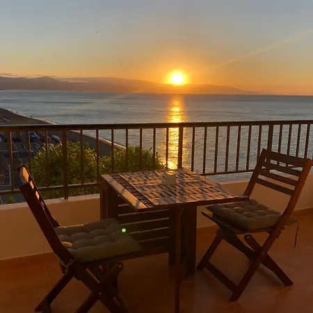 Amazing In Front Of The Sea דירה *